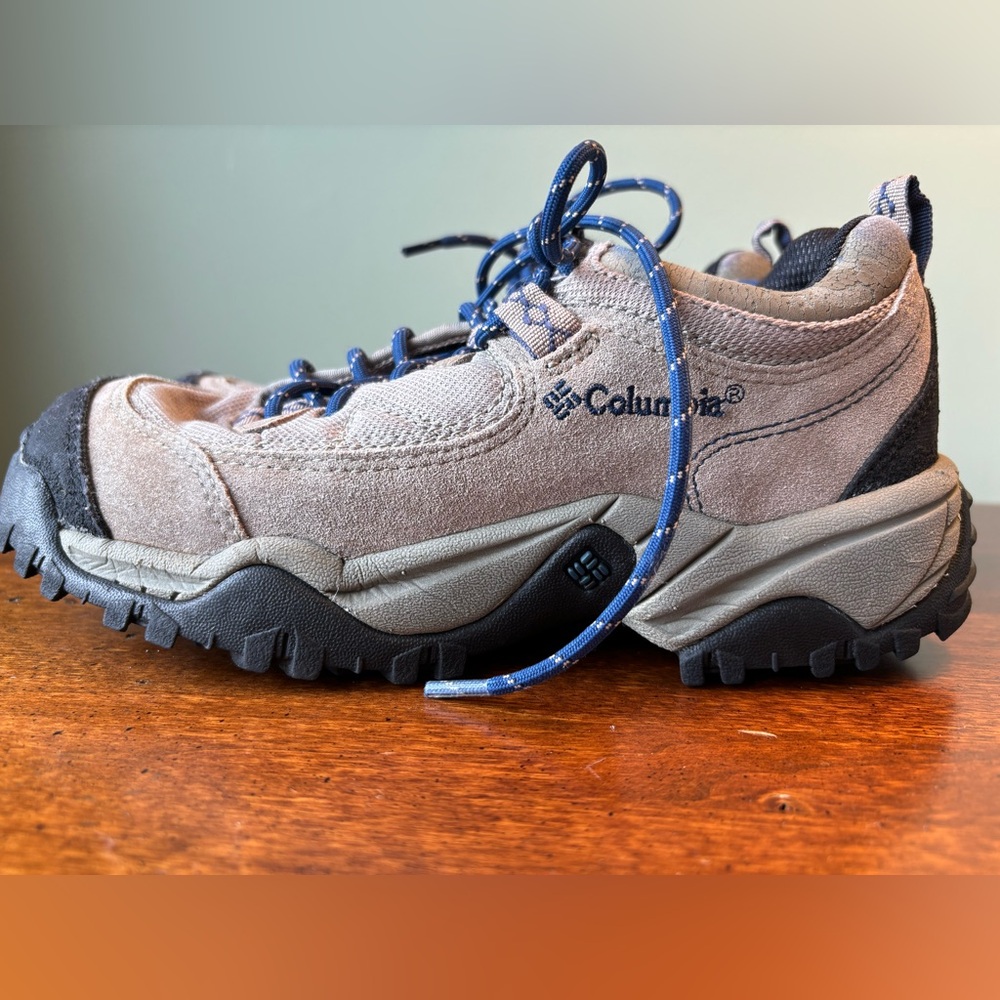 Columbia Hiking Shoes - Picture 1 of 8